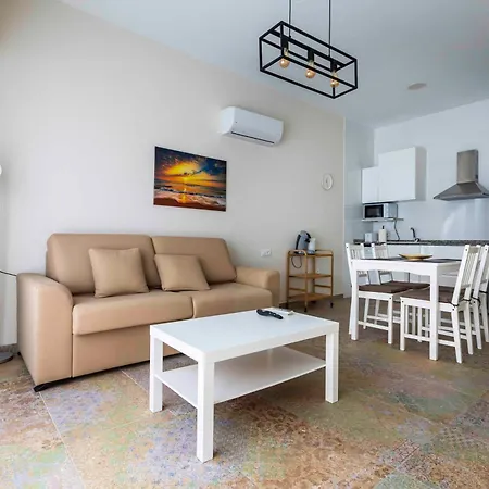 Les Muralles 7 Holiday home *